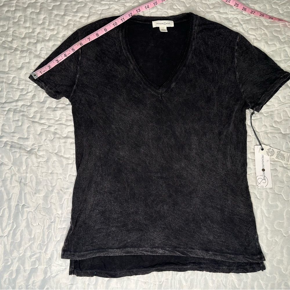 Treasure & Bond Black V-Neck Tee Distressed Vintage Soft Casual NWT Flawed Small - Picture 10 of 10